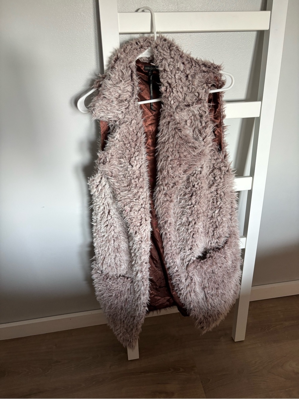 Coco + Carmen Plush Teddy Open-Front Vest in Blush